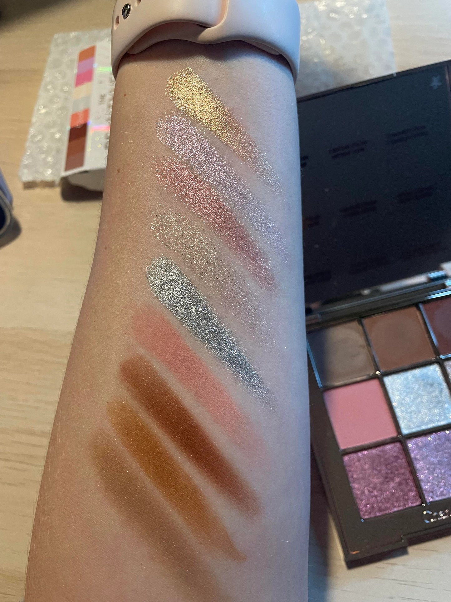 Charlotte Tilbury The Beautyverse Palette – Xmas 2023