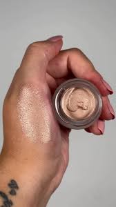 Charlotte Tilbury Easy To Mesmerise Champagne
