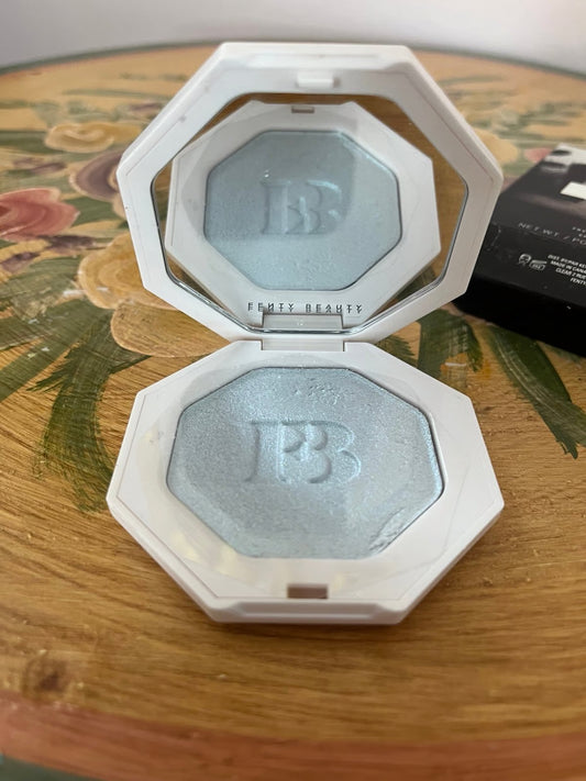Fenty Beauty Killawatt Freestyle Highlighter Chillz
