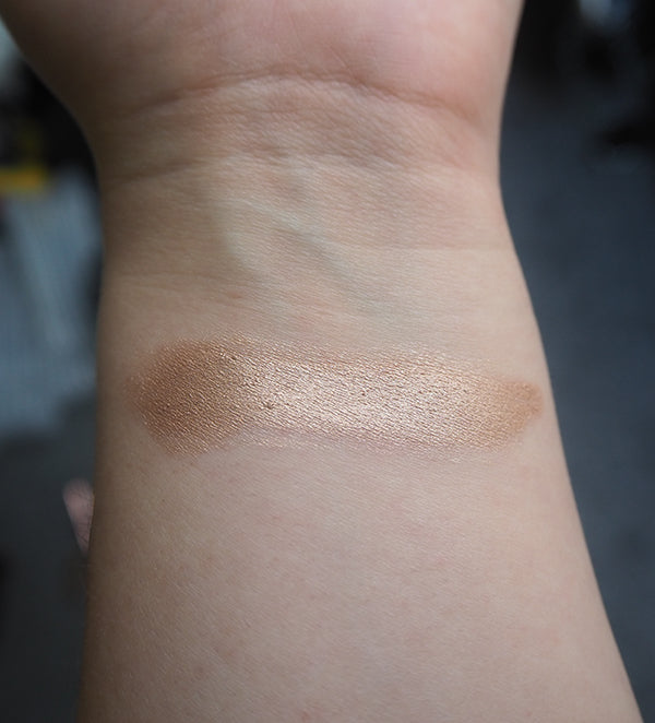 Charlotte Tilbury Easy To Mesmerise Champagne