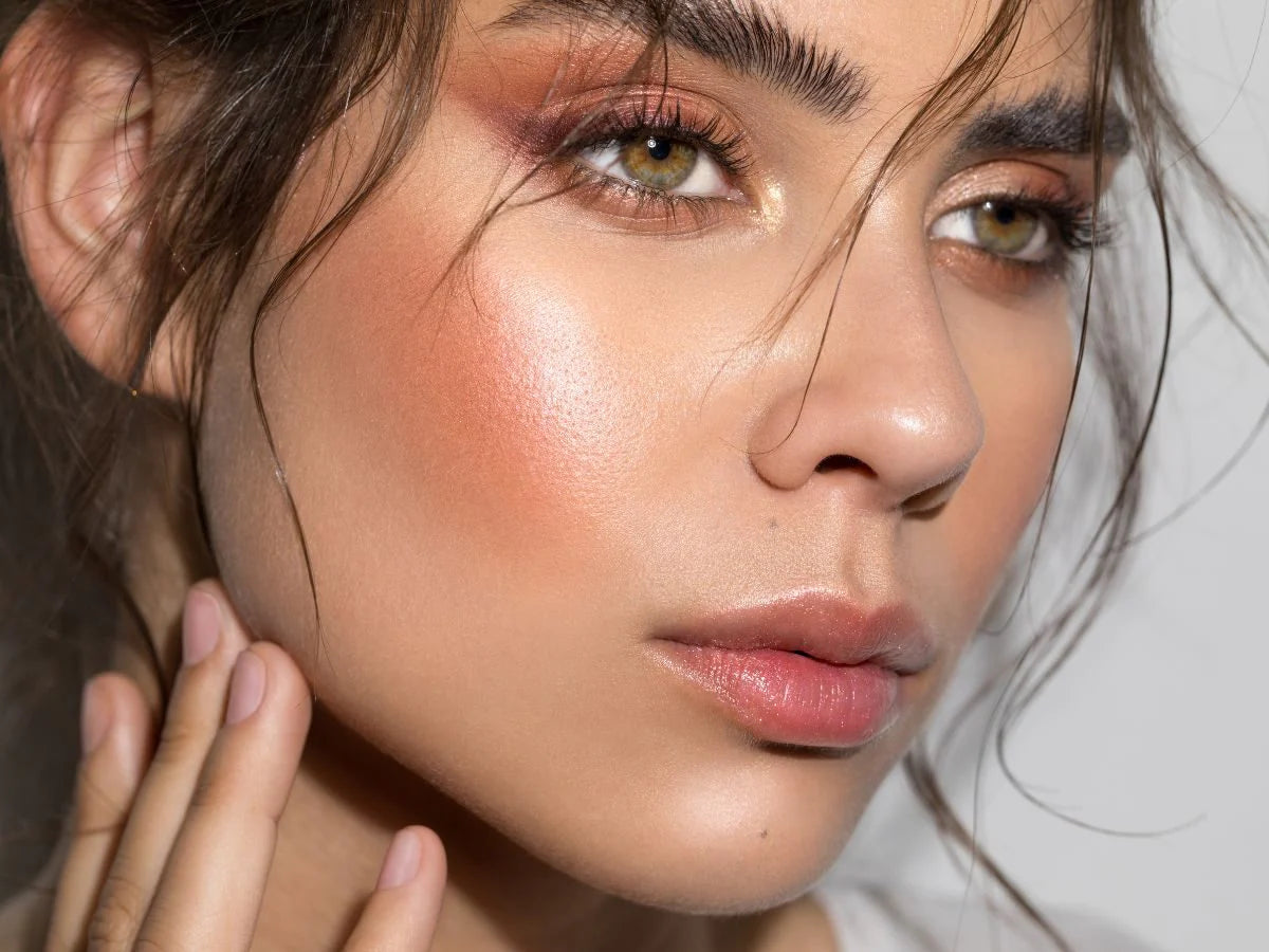 Huda Beauty Empowered Face Gloss Highlighting Dew