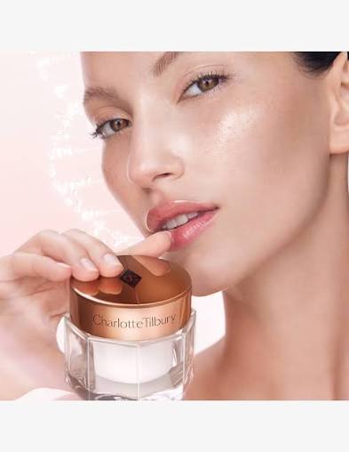 Charlotte Tilbury Magic Cream Moisturizer with Hyaluronic Acid
